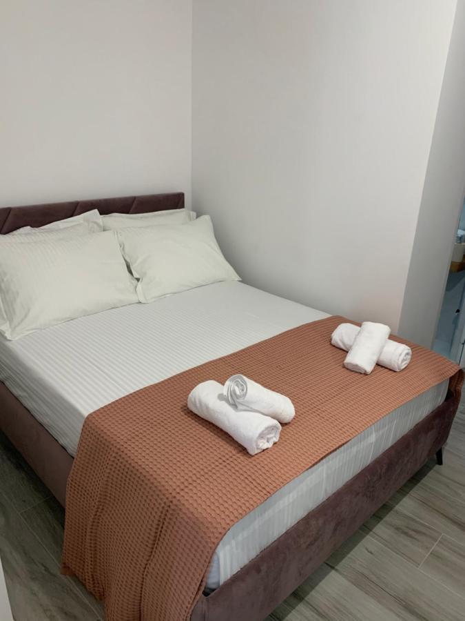 Kekezis Apartments Sarandë Exterior foto