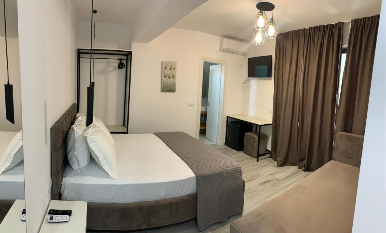 Kekezis Apartments Sarandë Exterior foto